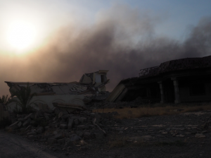 米軍の空爆、イラク軍の地上作戦を経て、村は瓦礫と化していた。 